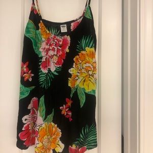 Old Navy flowy tank, size XS LIKE NEW!